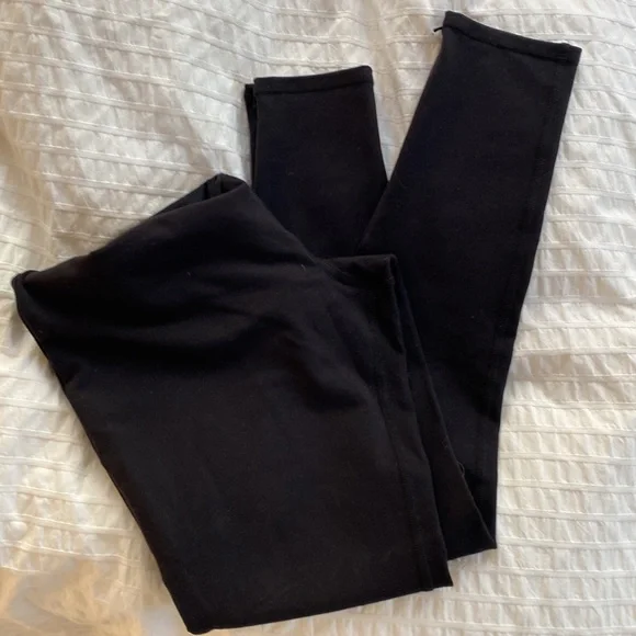 Ingrid and Isabel Everyday Ankle Zip Maternity Legging EUC - Picture 4 of 5